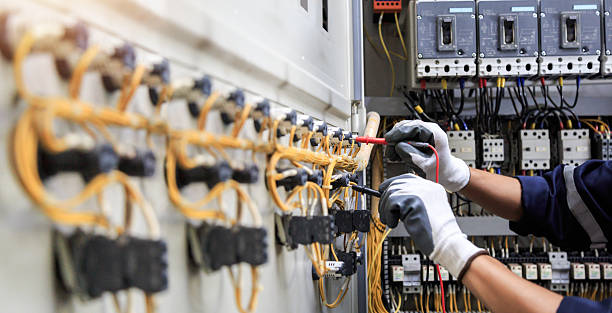 Professional Electrician technician working in Sumner, WA
